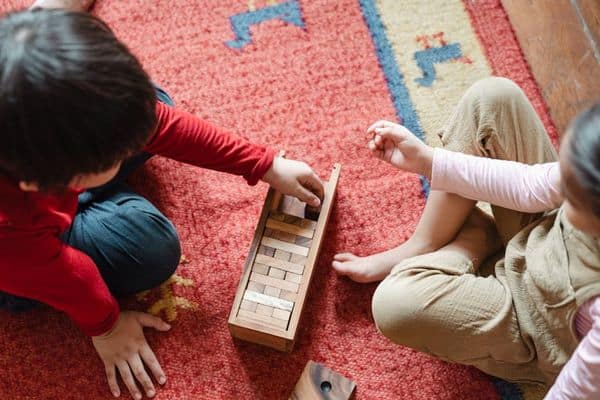 האינטראקציה בין ניהילי חינוך גופני לתלמידים